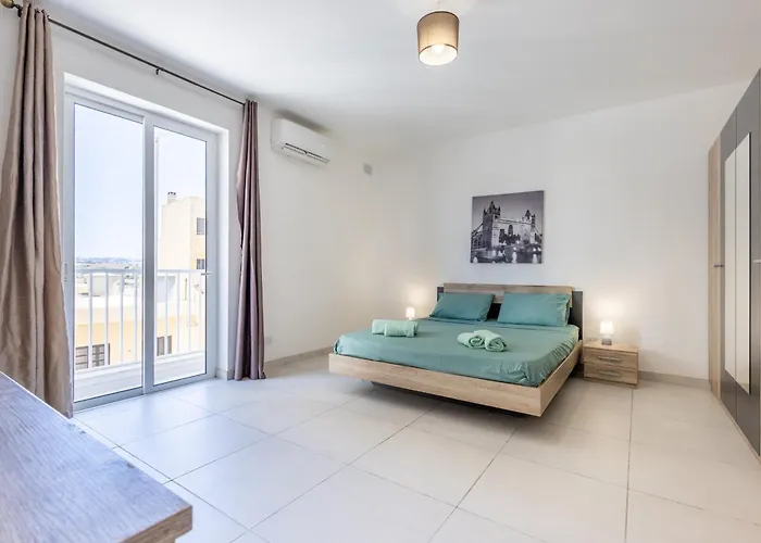 3br With Terrace - Sleep 6 By Quicktrips St. Paul's Bay