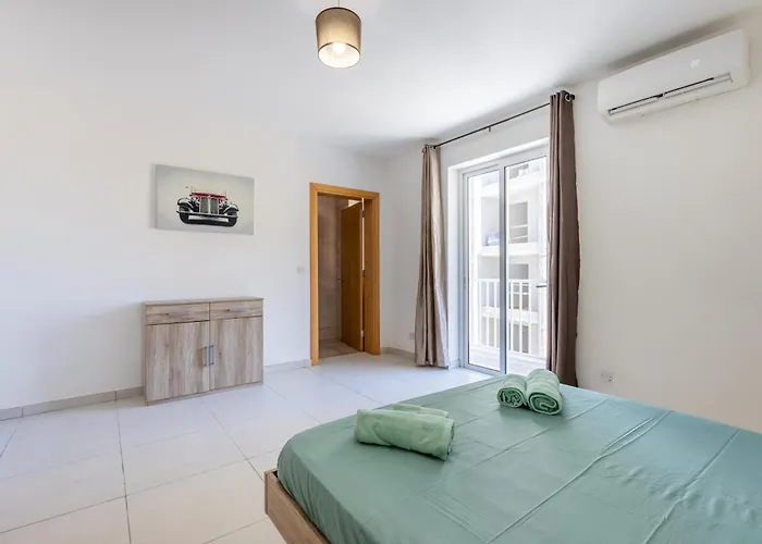 3br With Terrace - Sleep 6 By Quicktrips * St. Paul's Bay