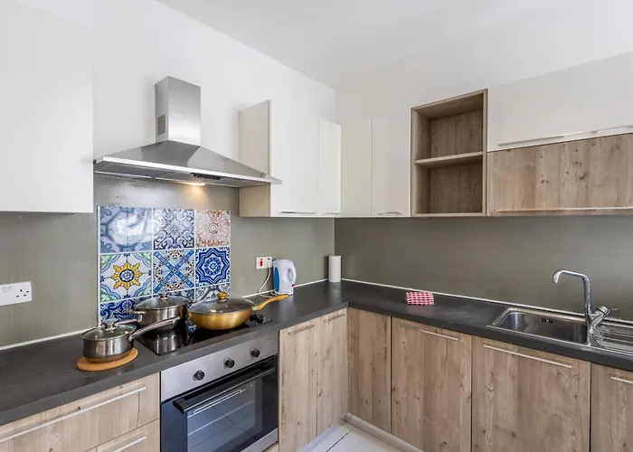 3br With Terrace - Sleep 6 By Quicktrips Daire