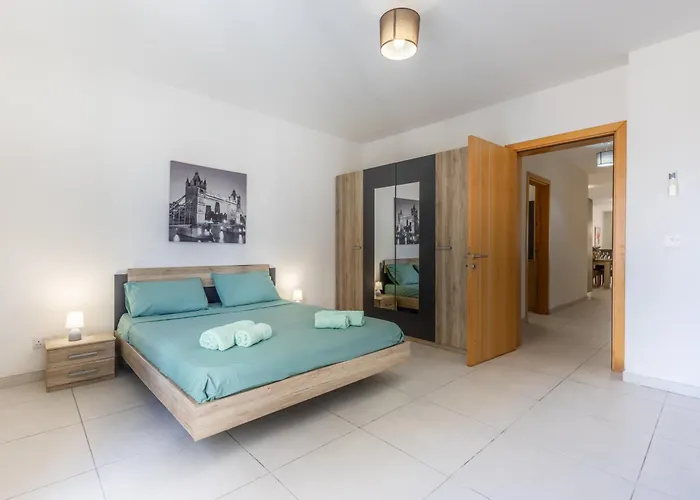 Daire 3br With Terrace - Sleep 6 By Quicktrips St. Paul's Bay