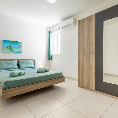 3br With Terrace - Sleep 6 By Quicktrips * 세인트폴스베이