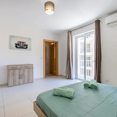 3br With Terrace - Sleep 6 By Quicktrips * خليج سانت بول