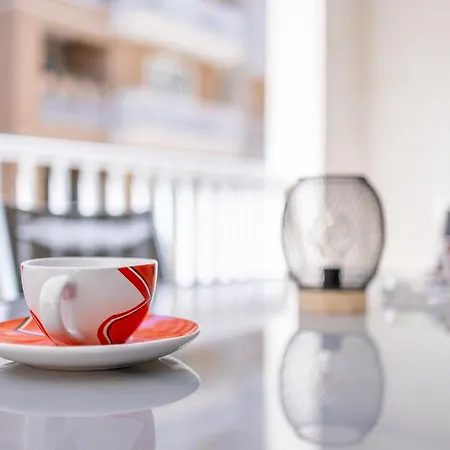 Apartamento 3br With Terrace - Sleep 6 By Quicktrips