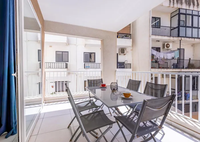 3br With Terrace - Sleep 6 By Quicktrips דירה *